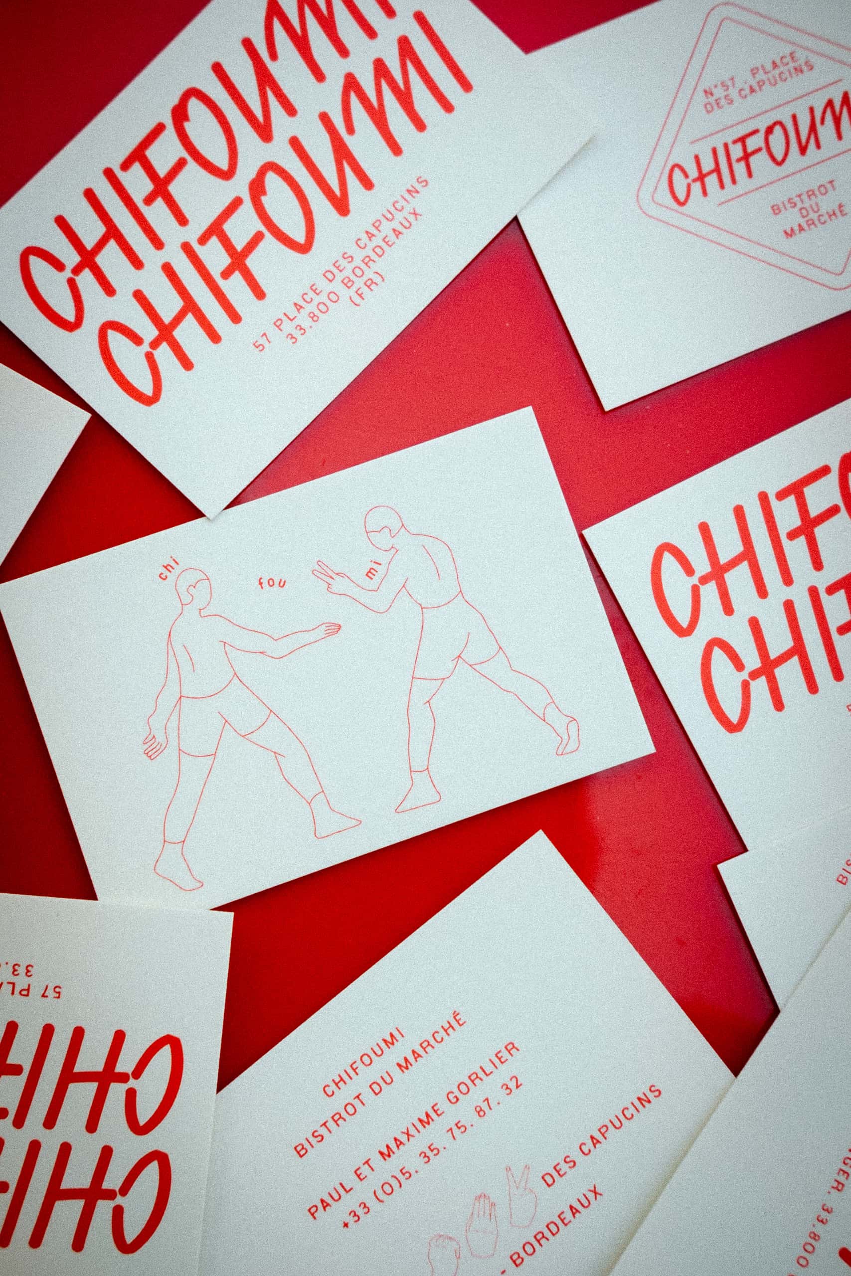 Cartes de visite CHIFOUMI en rouge, avec l'illustration chi fou mi